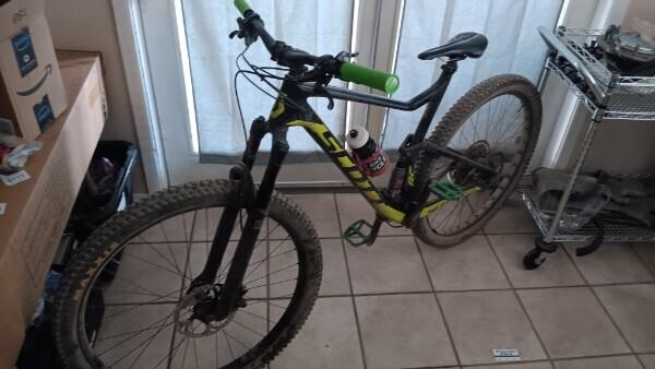 2022 SCOTT Spark XL Black and Green